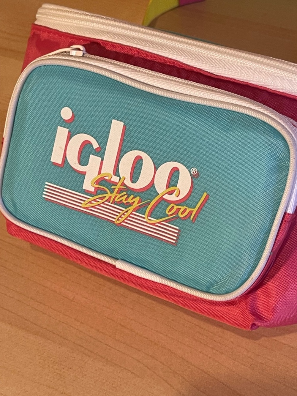 Igloo 3 can Retro Fanny Pack Cooler Bag, Yellow and Mint Green - Picture 3 of 5